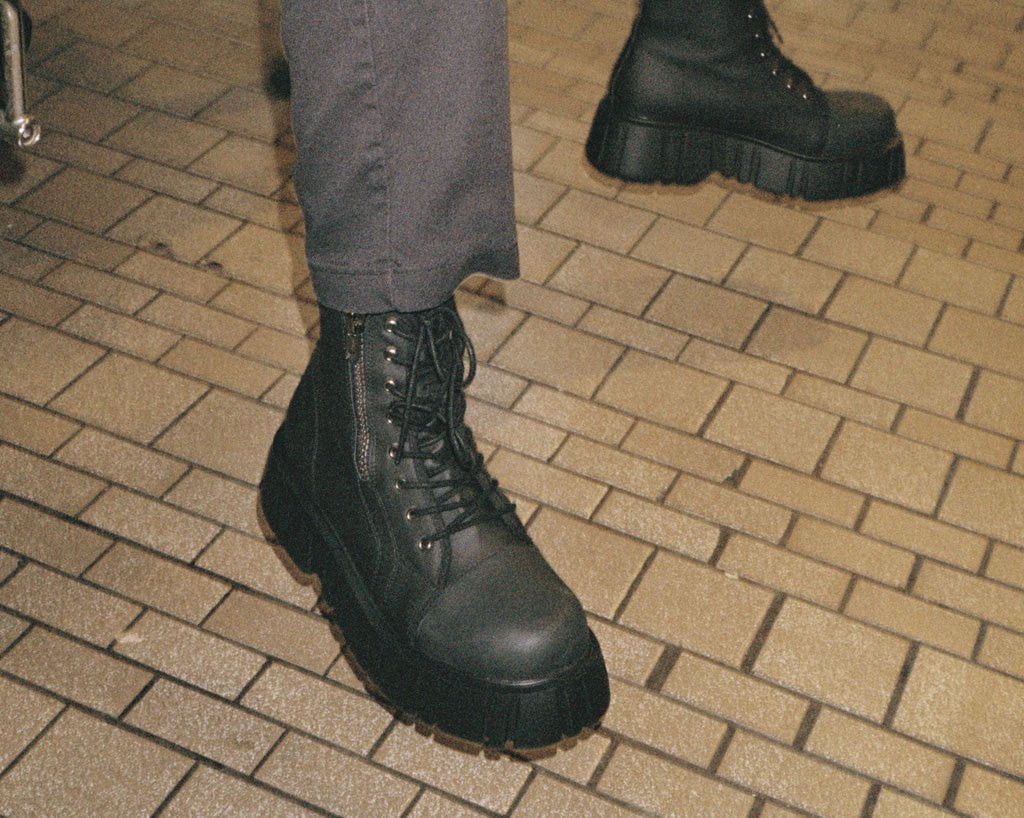T2331 Black 8-Eye Anarchic Airship Boot - T.U.K. Shoes