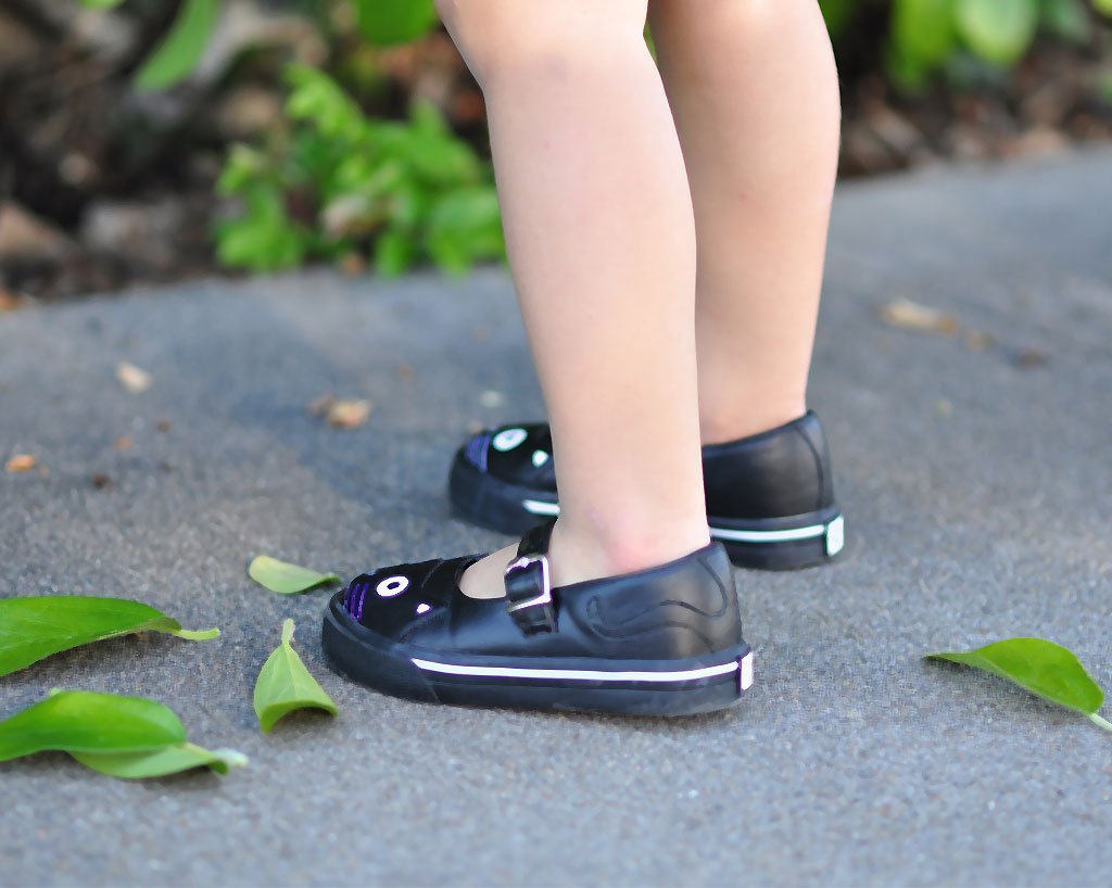 A9725B Black & White Kitty Mary Jane Toddler Sneaker - T.U.K. Shoes
