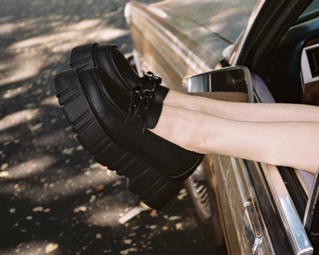 T2333 Black TUKskin™ Anarchic Airship Chain Loafer - T.U.K. Shoes