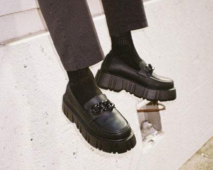 T2333 Black TUKskin™ Anarchic Airship Chain Loafer - T.U.K. Shoes