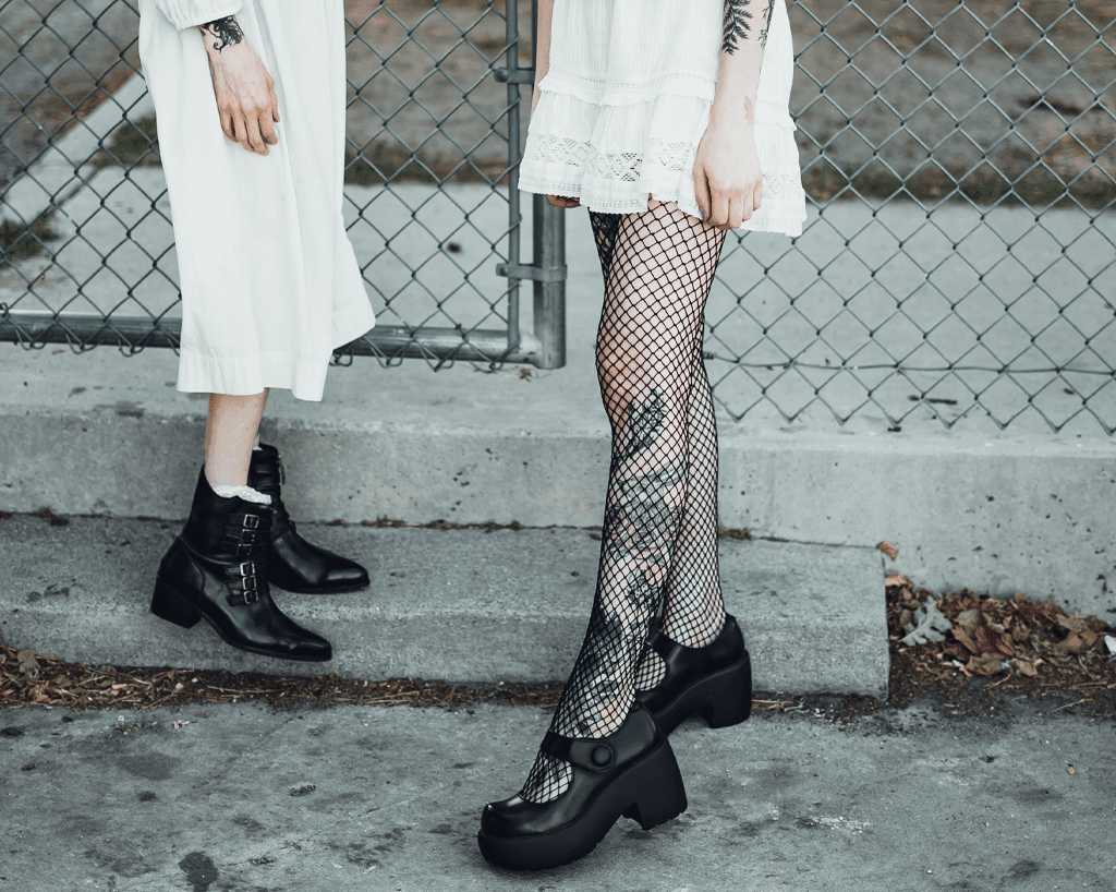 T2301L Black Victorian Anarchic 6-Buckle Pointed Boot - T.U.K. Shoes