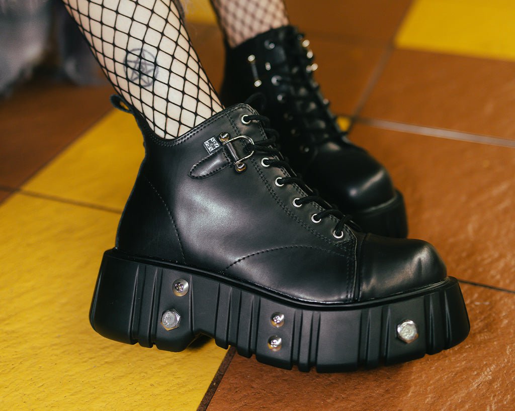 A3334 Black TUKskin Bolt Airship Boot - T.U.K. Shoes