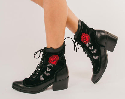 T2313L Black Victorian 8-Eye Rose Pointed Anarchic Heel - T.U.K. Shoes