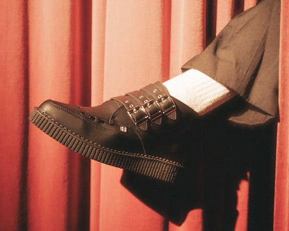 A9325 Black TUKskin™ 3-Buckle Pointed Creeper Boot - T.U.K. Shoes