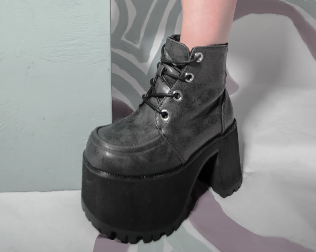 A8663L Distressed Ankle Nosebleed Boot - T.U.K. Shoes