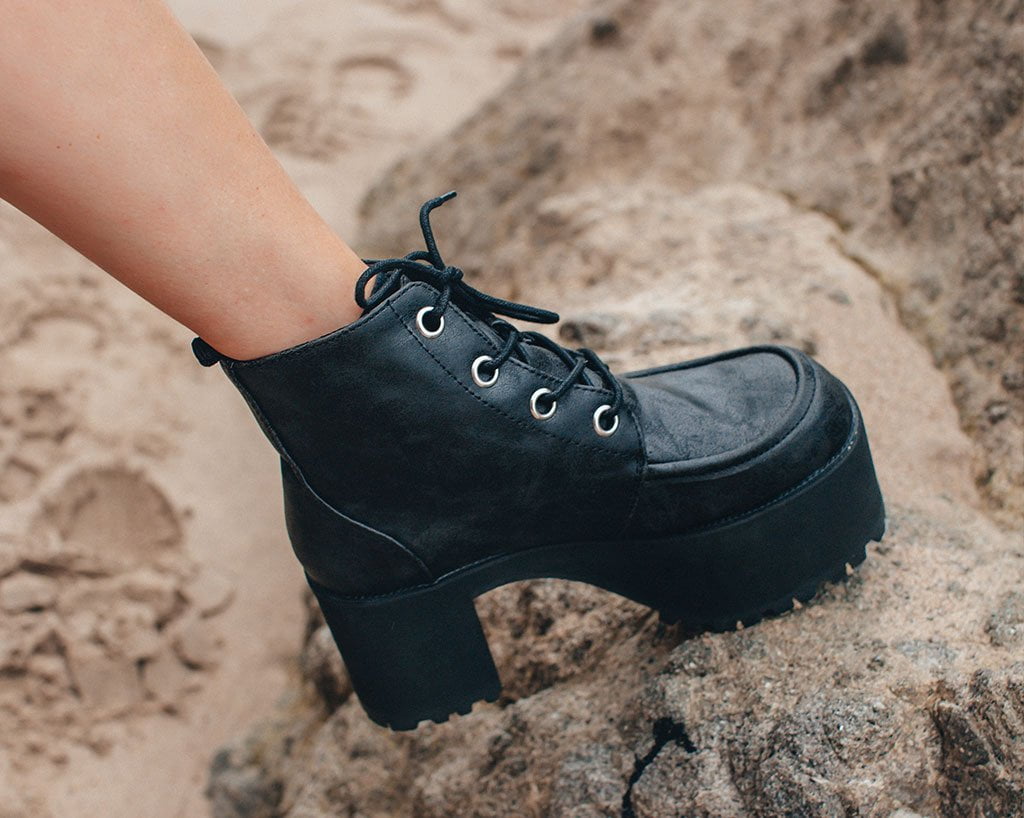 A8663L Distressed Ankle Nosebleed Boot - T.U.K. Shoes