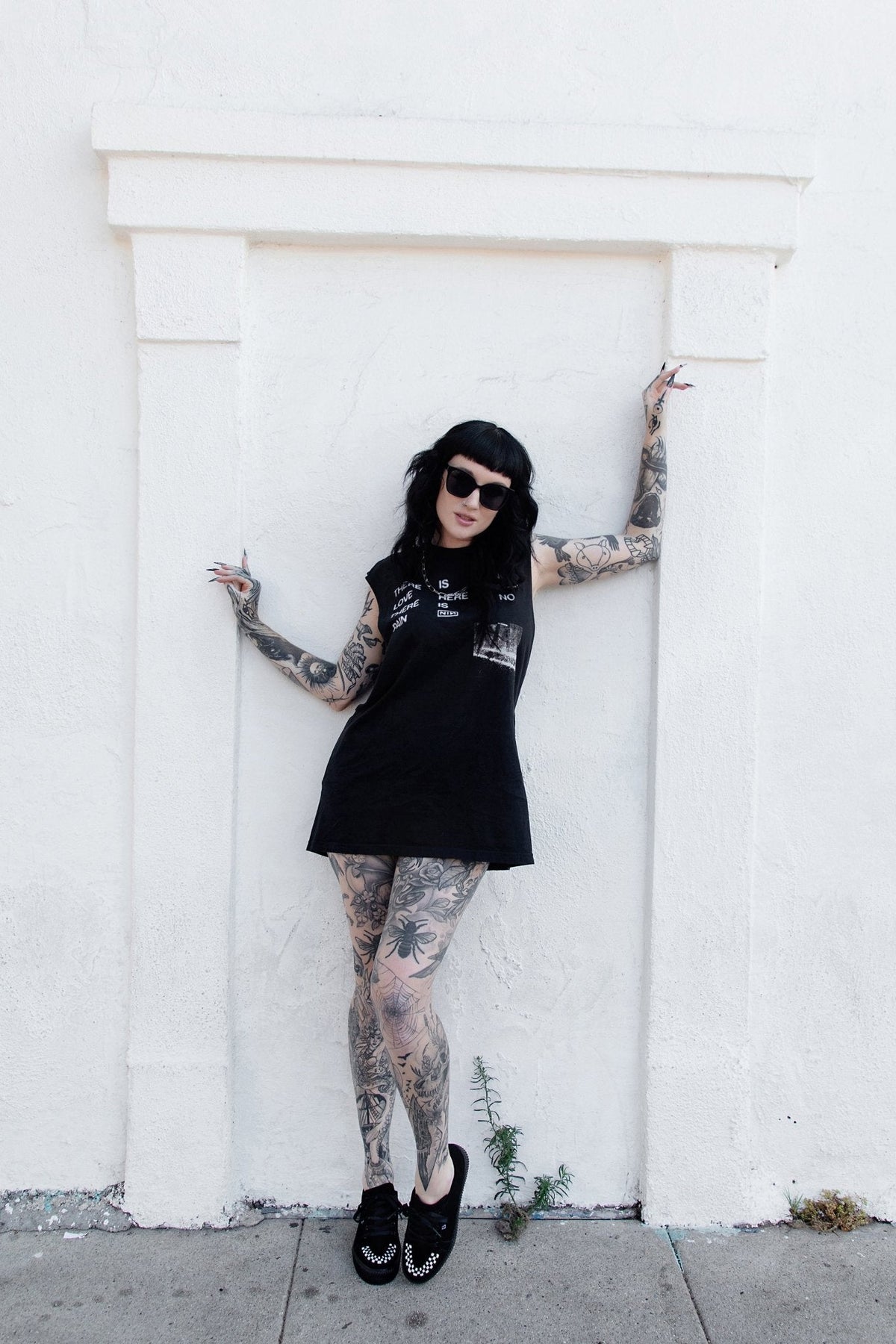 A3430 Black & White Suede Lace-Up Creeper Sneaker - T.U.K. Shoes