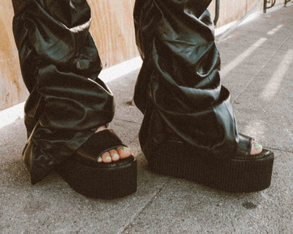 S9966L Black Brush-Off Strato Sandal - T.U.K. Shoes