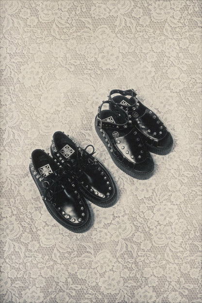Black Leather Flat Studded Viva Mondo Sandal - T.U.K. Shoes