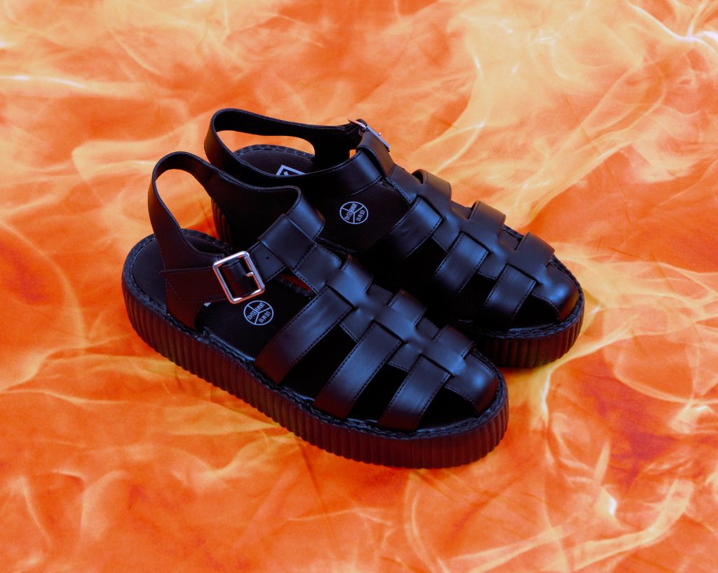 V3381 Black TUKskin Fisherman Mondo Sandal - T.U.K. Shoes