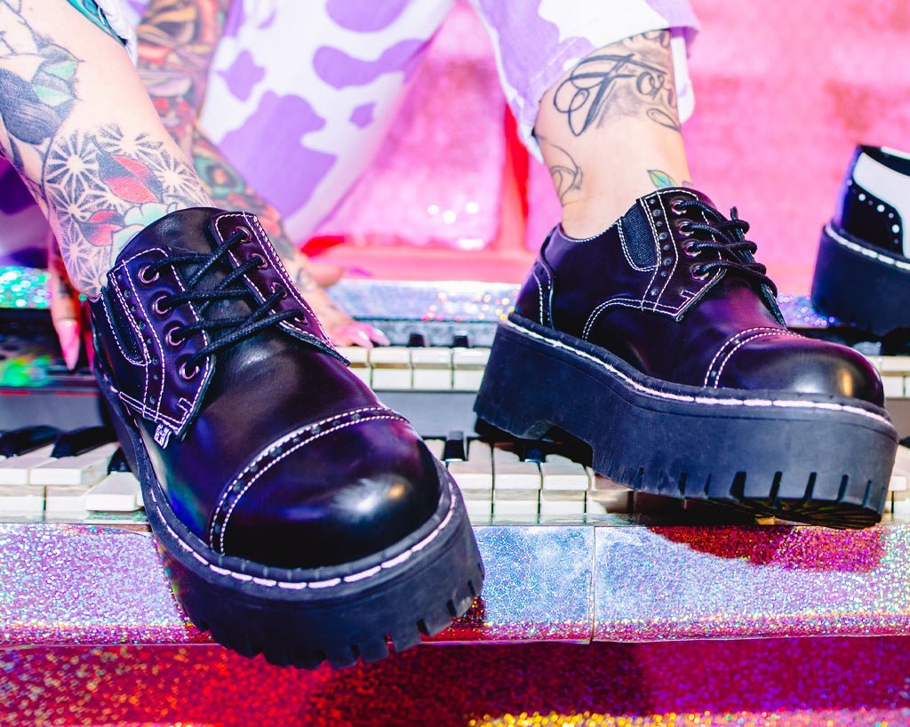 A3030L Black Burnished Contrast Stitch Double Decker Brogue - T.U.K. Shoes
