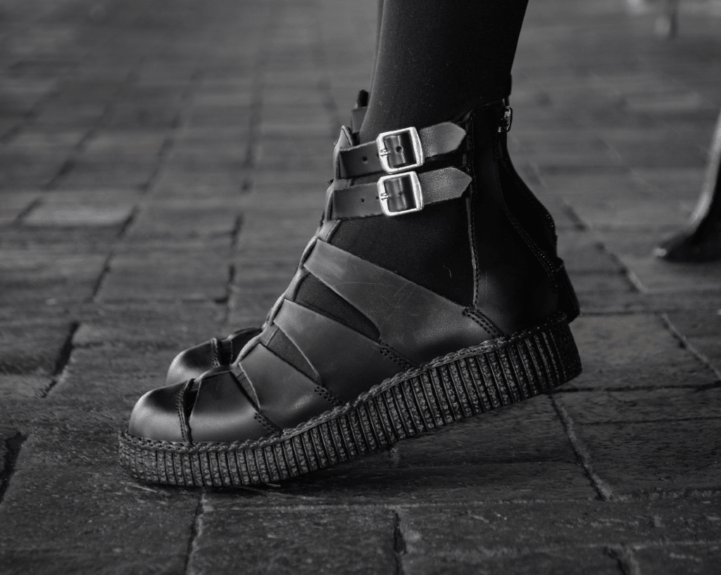 V9577L Black TUKskin™ Gladiator Viva Low Sandal - T.U.K. Shoes