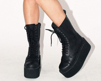 S9792 Black 12-Eye Casbah Stratocreeper Boot - T.U.K. Shoes
