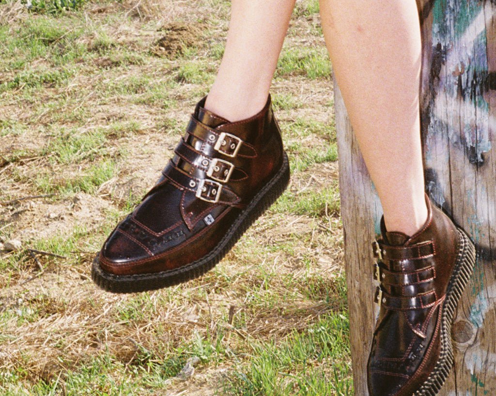 A3170 Burgundy Rub-Off 3-Buckle Pointed Creeper Boot - T.U.K. Shoes