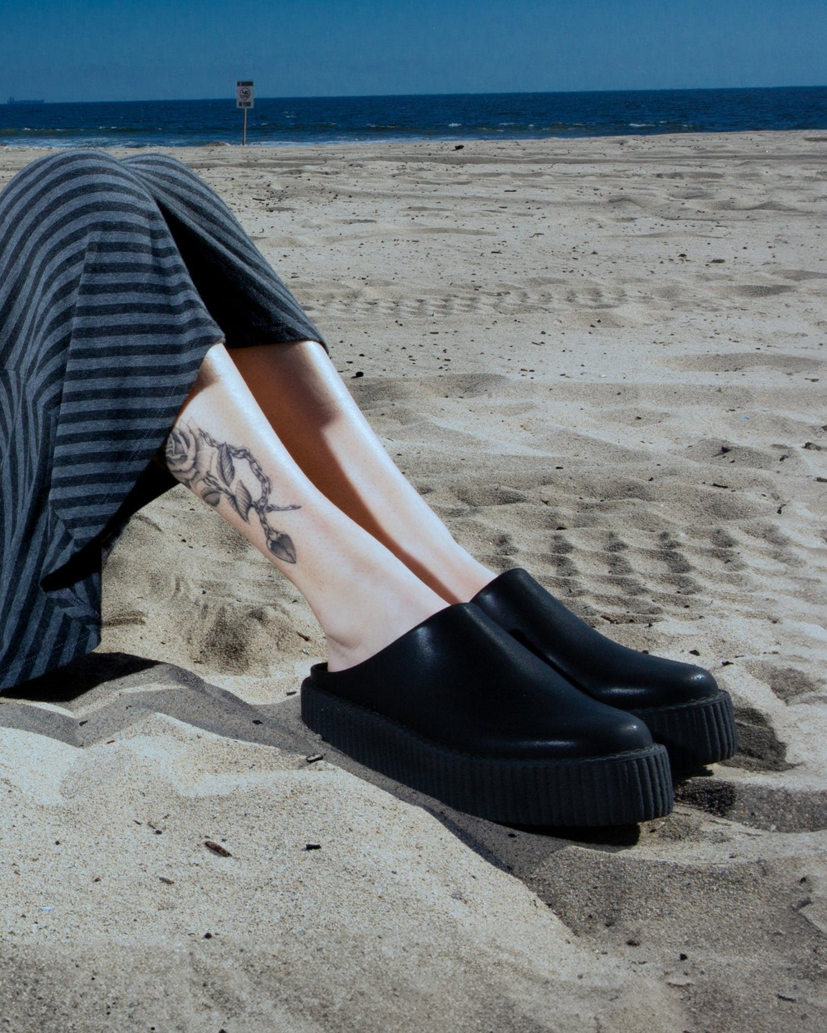 V3371L Black Leather Viva Mondo Creeper Clog - T.U.K. Shoes