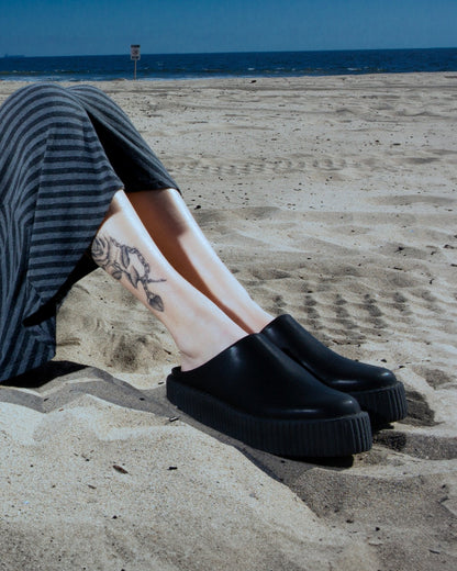 V3371L Black Leather Viva Mondo Creeper Clog - T.U.K. Shoes