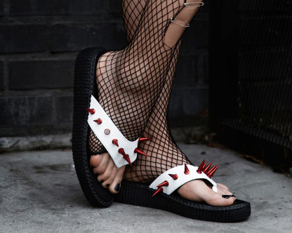 F3386L White & Red Spike Viva Low Flip Flop - T.U.K. Shoes