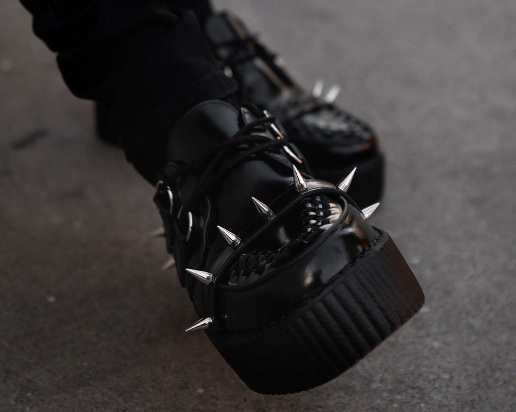 V3341 Black Leather Spike Viva Mondo Creeper - T.U.K. Shoes