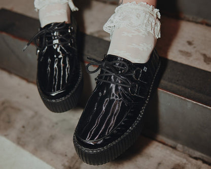 V3204 Black Wavy Patent Viva Mondo Creeper - T.U.K. Shoes