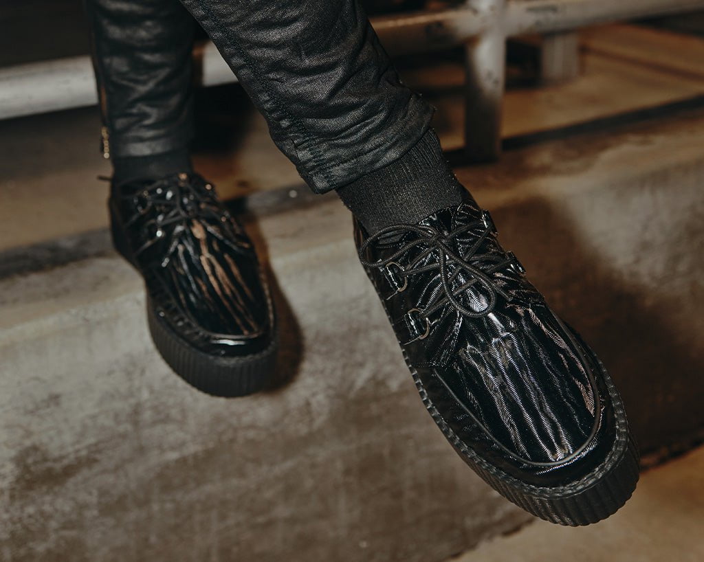 V3204 Black Wavy Patent Viva Mondo Creeper - T.U.K. Shoes