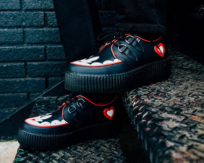 V3257 Black & Red Scallop Heart Viva Mondo Creeper - T.U.K. Shoes