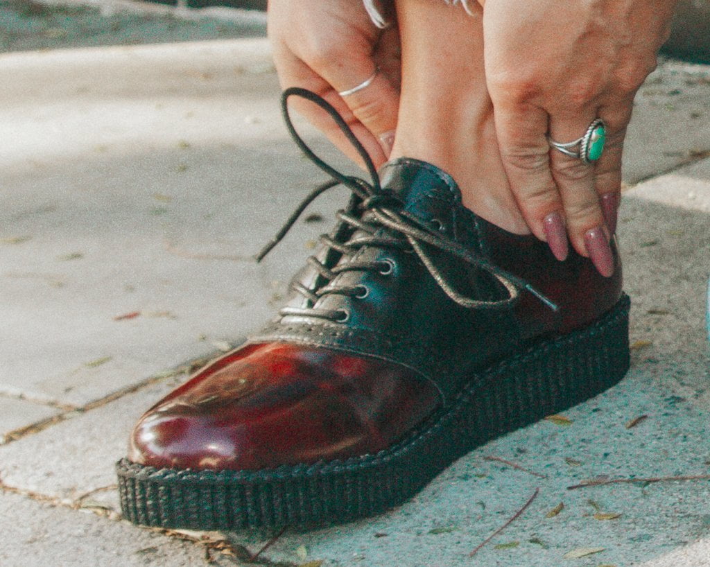F9978 Black & Burgundy Rub-Off TUKskin™ Saddle Oxford - T.U.K. Shoes