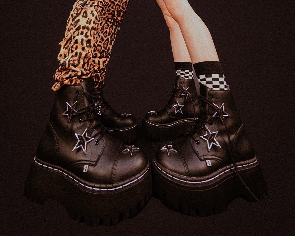 A3276 Black Star 7-Eye Double Decker Boot - T.U.K. Shoes