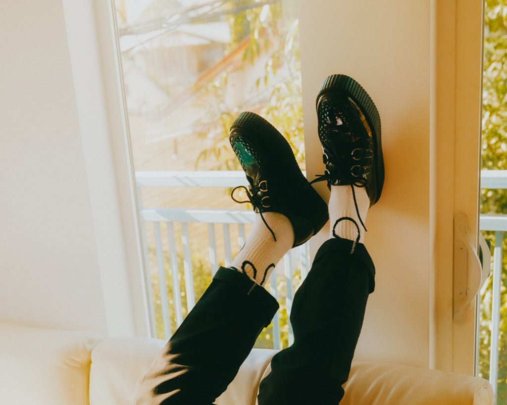 V3245 Black Crinkle Patent Viva Mondo Creeper - T.U.K. Shoes